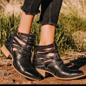 Freebird by Steven Stair boots